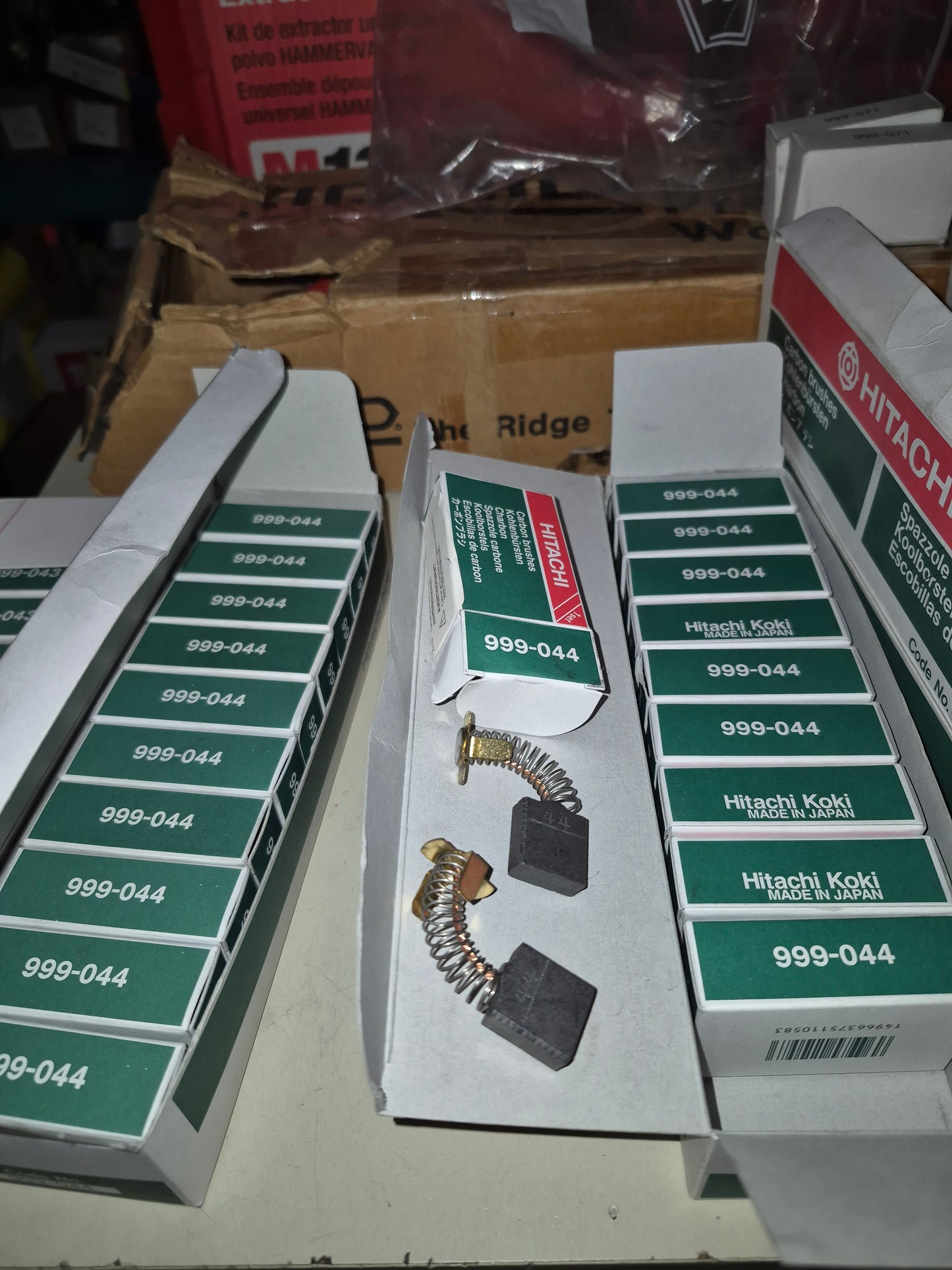 Hitachi 999044 carbon brush pair