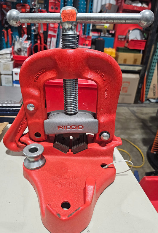 Ridgid 40090/ 23 1/8 - 3 Inch Bench Yoke Vise