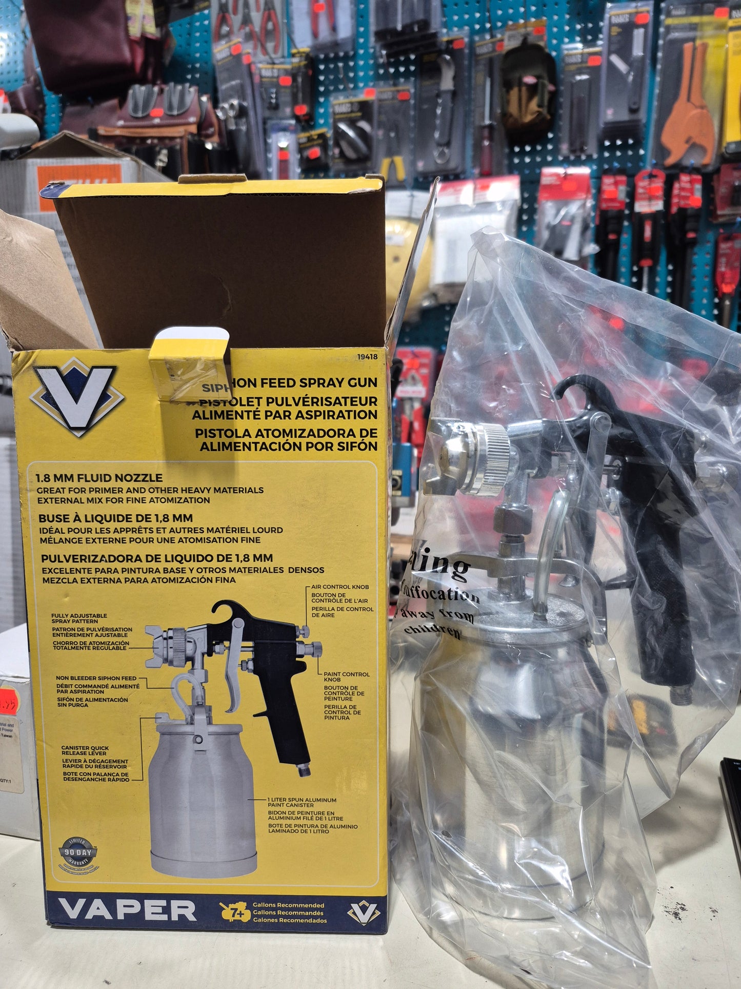 Vaper 19418 titan air spray gun. Pneumatic tool. Required compressor.