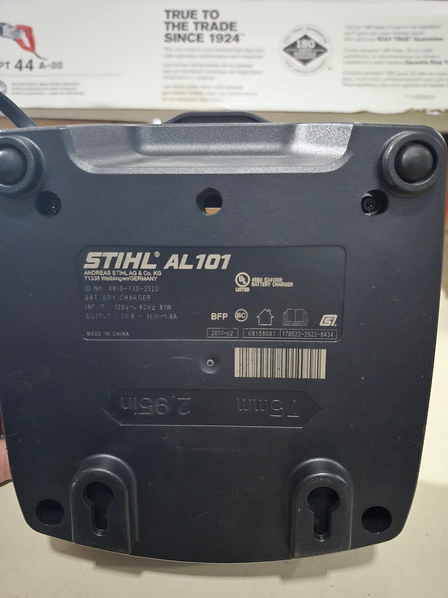 Stihl AL 101 charger open box AK series