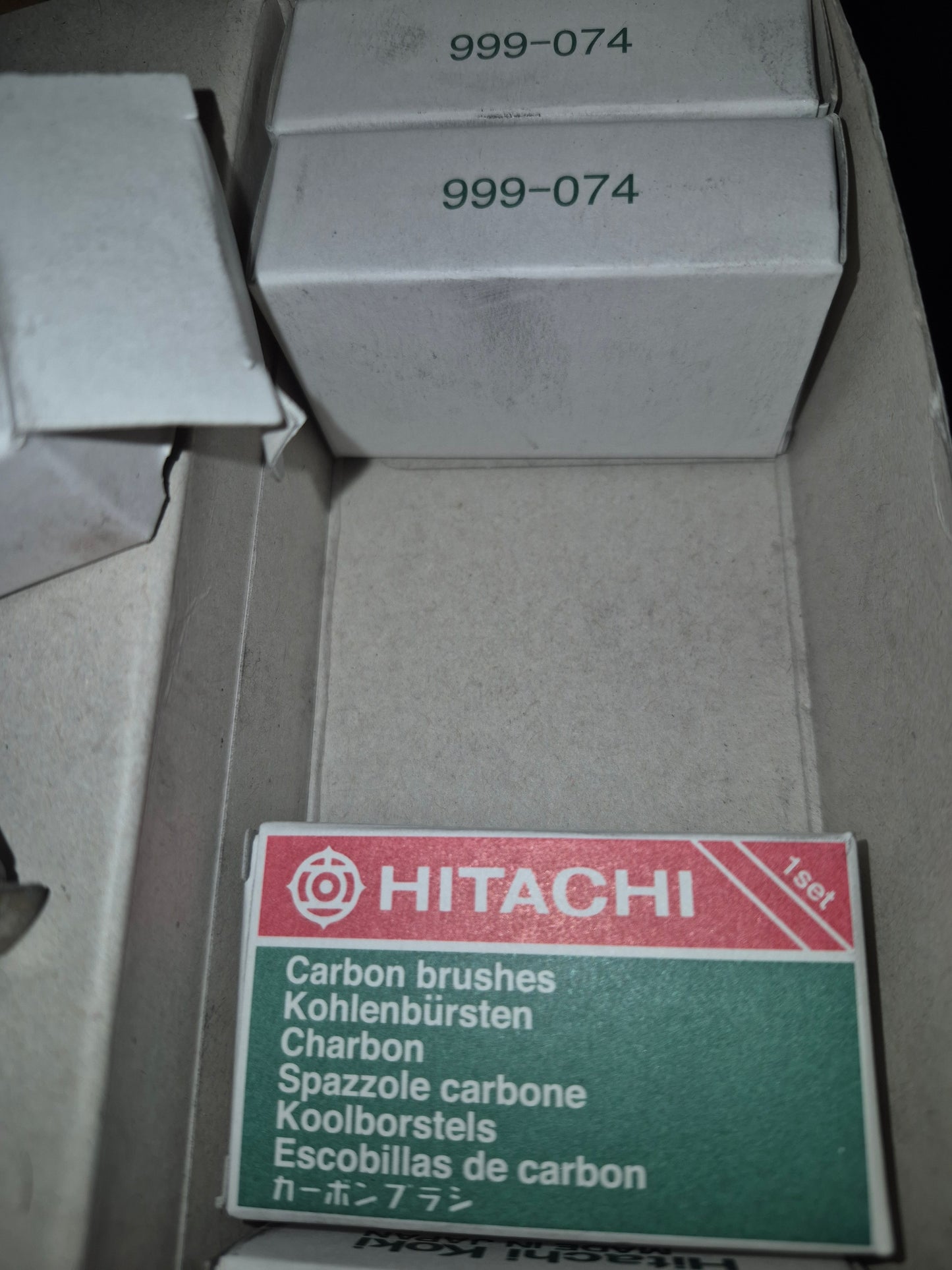 Hitachi 999074 pair carbon brush