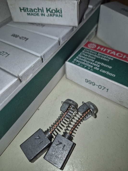 Hitachi 999071 carbon brush pair