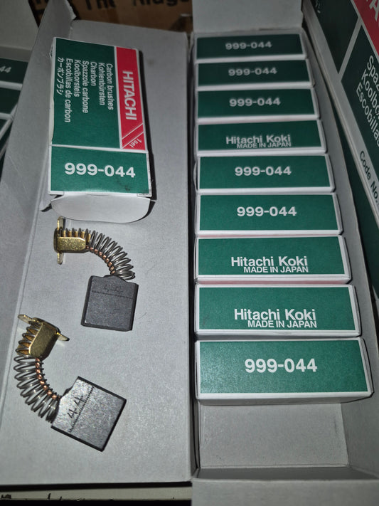 Hitachi 999044 carbon brush pair