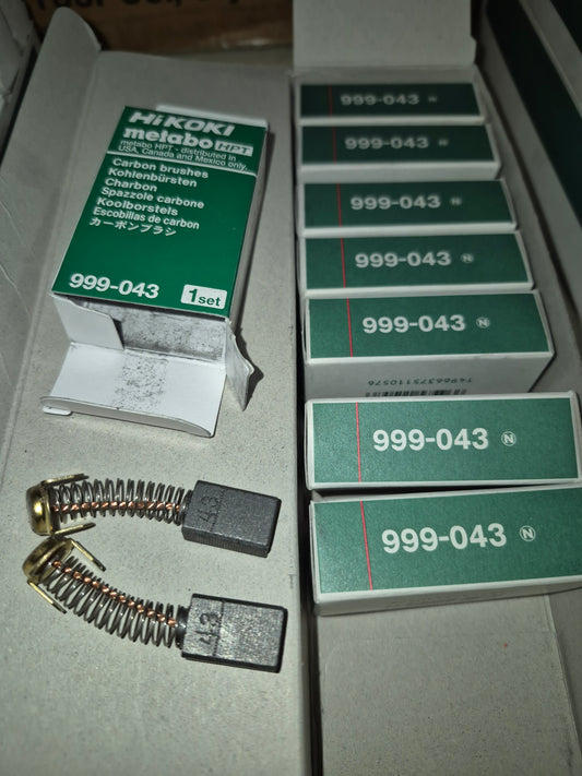 Hitachi 999043 carbon brush pair