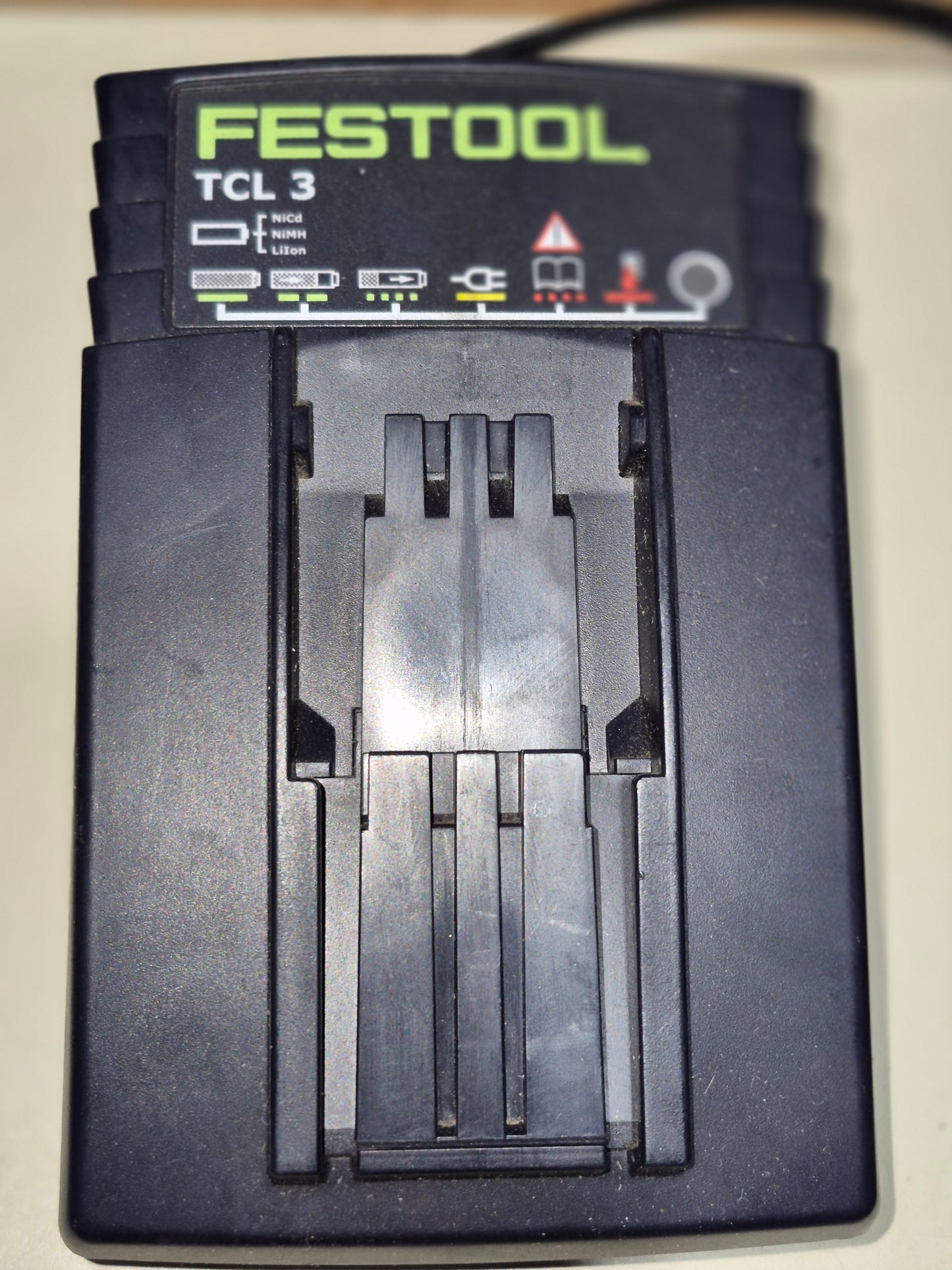 Festool TCL 3 charger (open box, display, minor used)