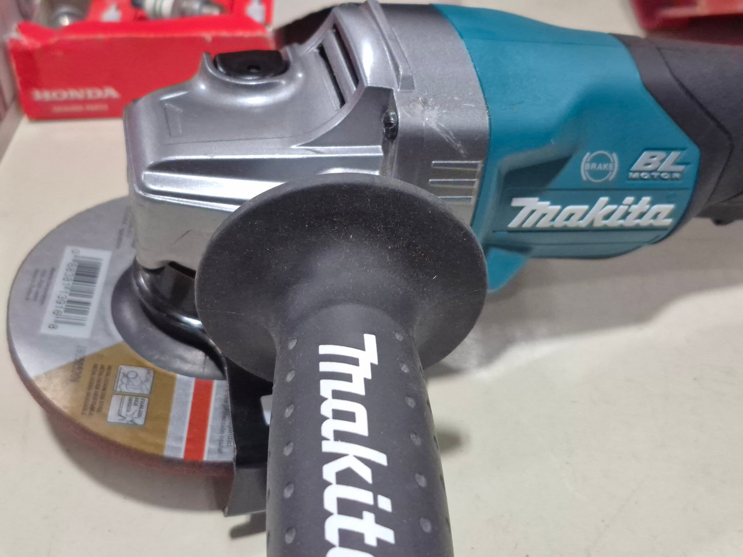 Tool only Makita 40V max XGT® Brushless Cordless 4‑1/2” / 5" Paddle Switch Angle Grinder with Electric Brake