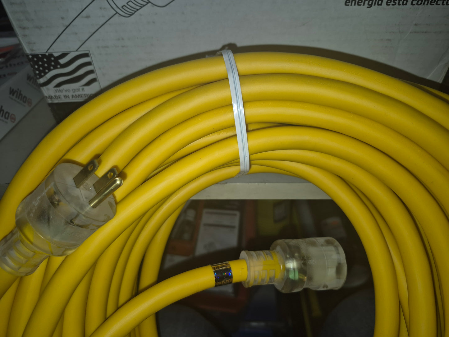 Southwire 1789SW0002 SOUTHWIRE, POLAR SOLAR 10/3 SJEOOW 100' YELLOW OUTDOOR COLD WEATHER EXTE NSION CORD WITH POWER LIGHT INDICATOR