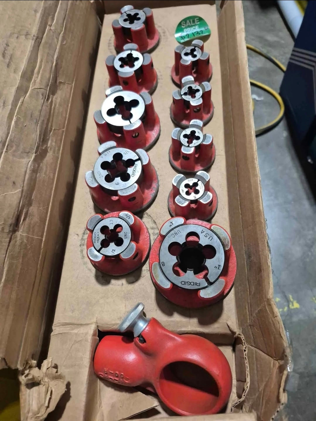The Ridgid 36680 OO-RB Blot Threader Set with Ratchet is a high-quality tool designed kit(new)