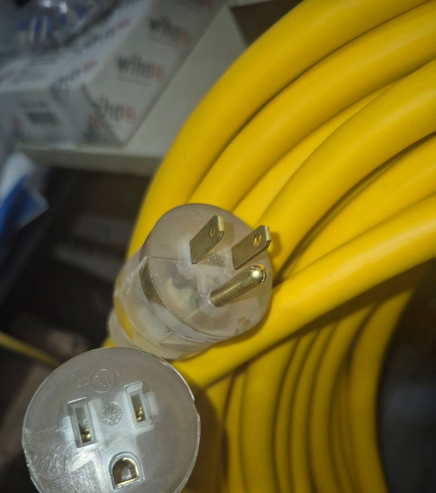 Southwire 1789SW0002 SOUTHWIRE, POLAR SOLAR 10/3 SJEOOW 100' YELLOW OUTDOOR COLD WEATHER EXTE NSION CORD WITH POWER LIGHT INDICATOR