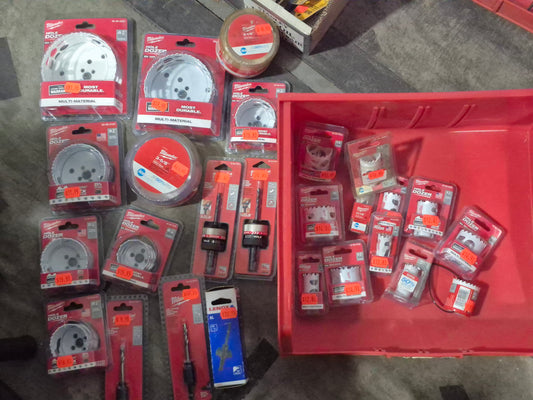 Milwaukee 21pc hole saw with 5pc arbors