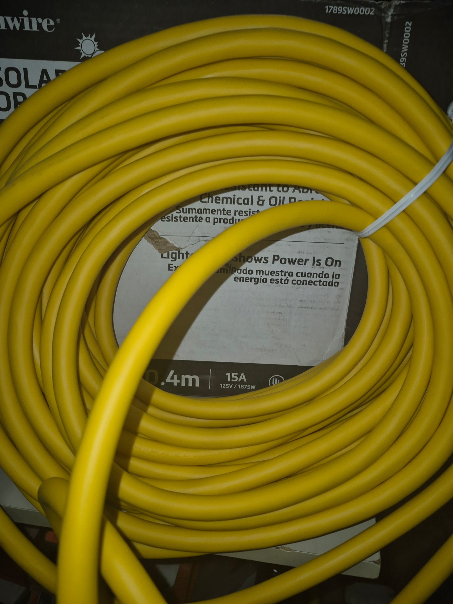 Southwire 1789SW0002 SOUTHWIRE, POLAR SOLAR 10/3 SJEOOW 100' YELLOW OUTDOOR COLD WEATHER EXTE NSION CORD WITH POWER LIGHT INDICATOR